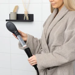 AQVA suihkupääsuodatin, musta