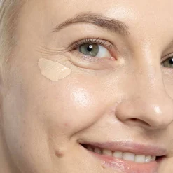 Liquid Mineral Concealer 671 Invisible Hero No1 , 5 ml - puolipeittävä peitevoide